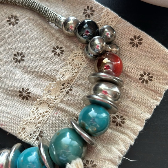 Sliver necklace colourful and stylish - Picture 4 of 4